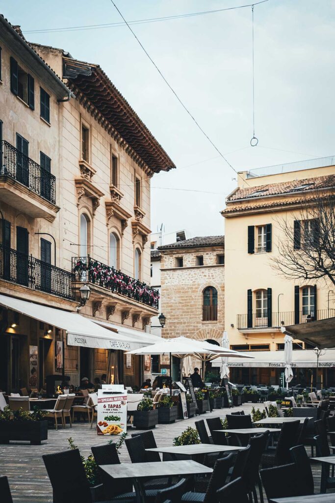 Alcudia Marktplatz | moeyskitchen.com