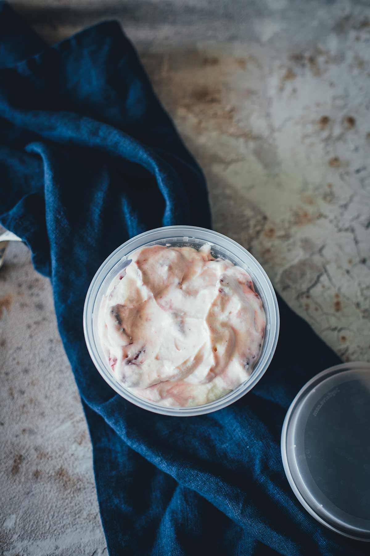 Quarkcreme zum Mitnehmen fürs Büro | moeyskitchen.com