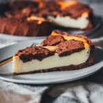 Rezeptbild Nahaufnahme von einem Stück Russischer Zupfkuchen